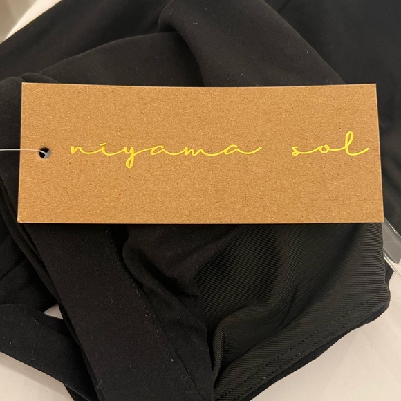 NIYAMA SOL Black Knotty Top Size Small / Medium - Picture 7 of 11